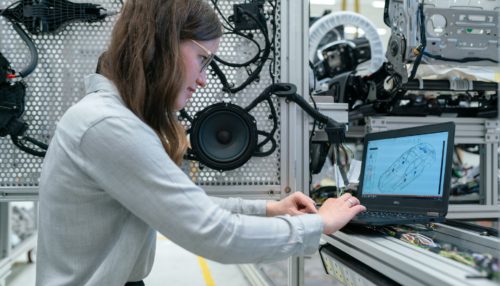 engineer-4941347_1920